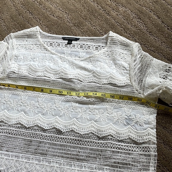Banana Republic beautiful lace crochet top - Picture 6 of 9